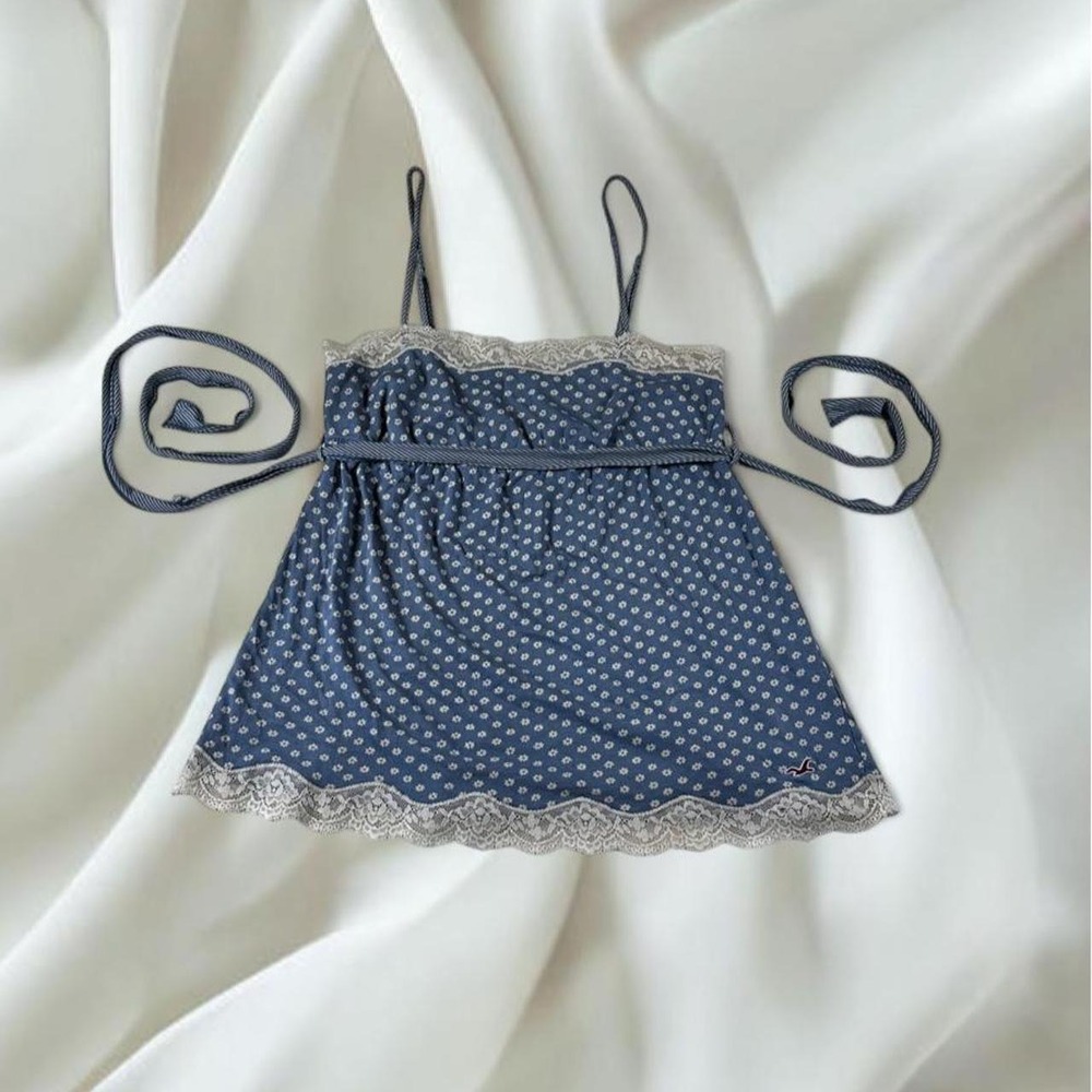 Hollister blue white floral tie back babydoll cami top cream lace trim y2k fairy